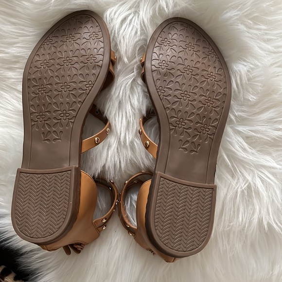 🆕 NWOT Maurice’s tan & gold gladiator sandals Womens size 7 - Picture 4 of 6